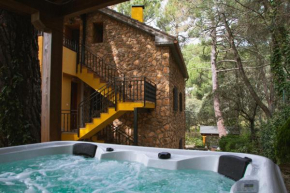 'El Mirador de Sotillo', un Oasis de Confort con Piscina y Jacuzzis